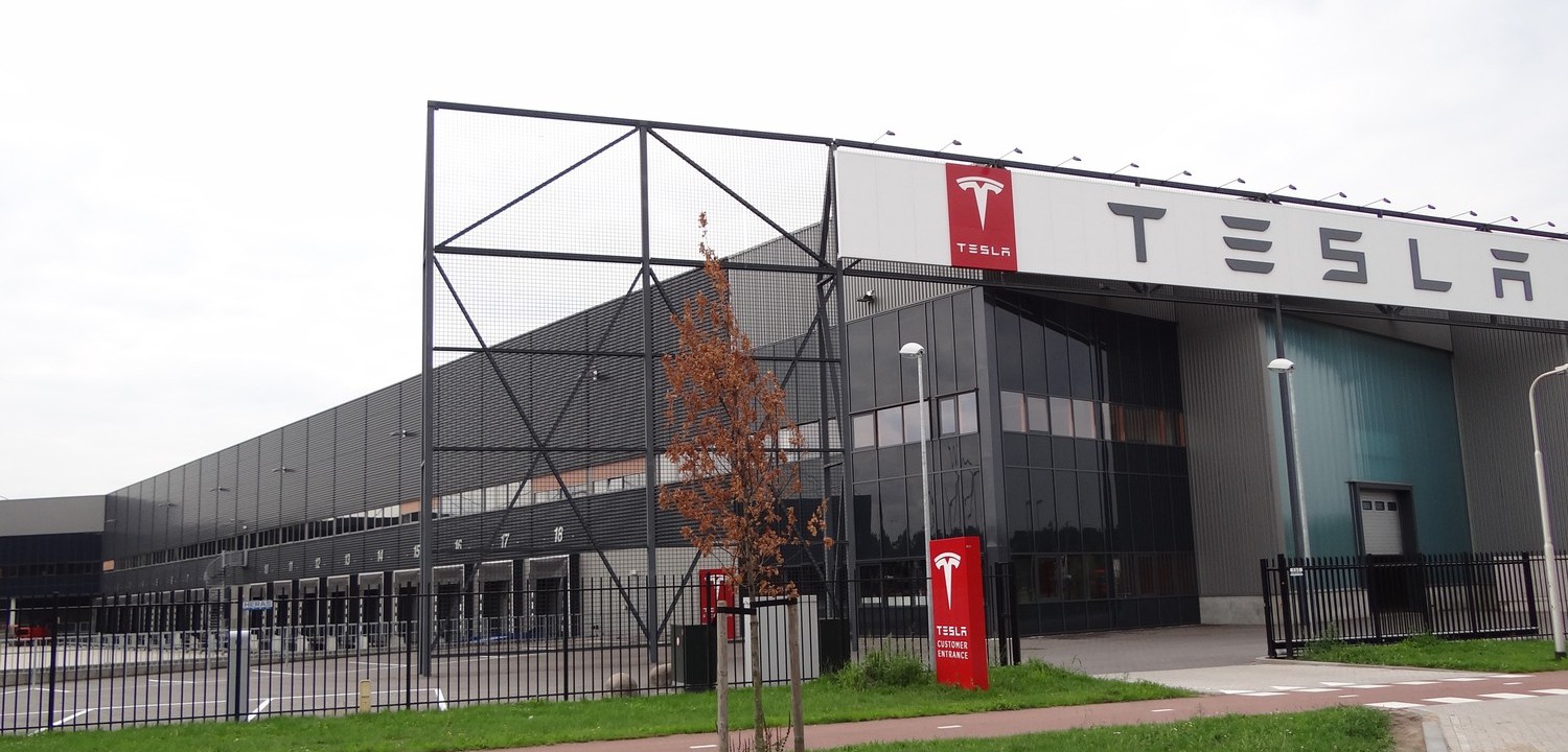 Tesla+Tilburg+fabriek