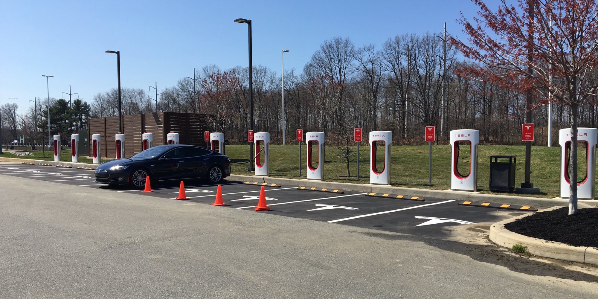 Tesla-supercharger-newark
