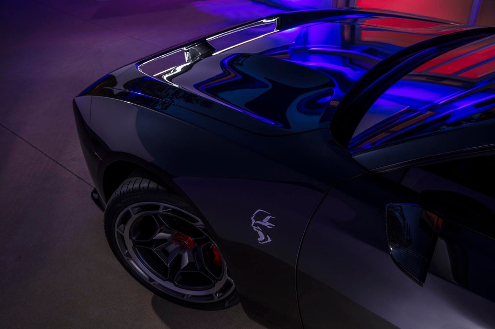 Brushed aluminum “screaming” Banshee fender badges announce the new propulsion system that drives the Dodge Charger Daytona SRT Concept.